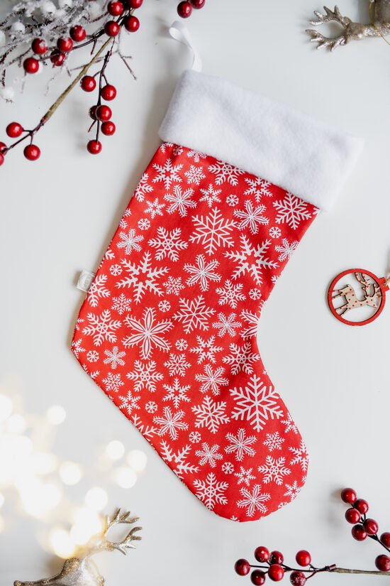 Ziemassvētku zeķe SNIEGPĀRSLIŅAS UZ SARKANA !iespējams personalizēt!