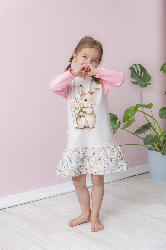 PRIEKŠPASŪTĪJUMS Kleita ar zemo volānu ZAĶENE AR ZIEDIEM