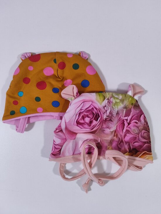 2gab SIENAMĀS cepures PUNKTIŅI/ZIEDI 42-44cm