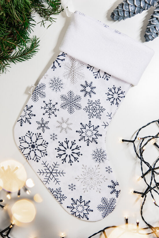 Ziemassvētku zeķe SNIEGPĀRSLIŅAS UZ BALTA !iespējams personalizēt!