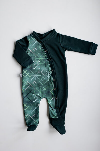 Tumši zaļa pidžama ZAĻĀS LV ZĪMES