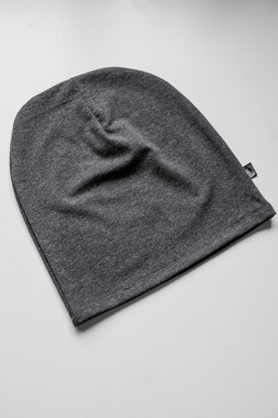 PLĀNĀ cepure TUMŠI PELĒKA