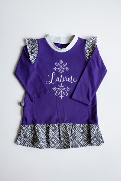 Kleita LATVIETE AR AUSTRAS KOKIEM tumši violeta