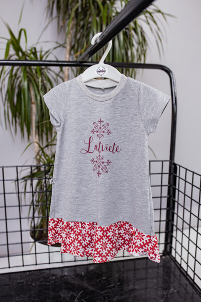 Kleita ar zemo volānu LATVIETE AR AUSTRAS KOKIEM gaiši pelēka