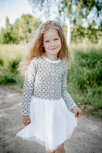 Kleita (vai bodijkleita) ar tillu BALTAIS LATVISKAIS 104.izm