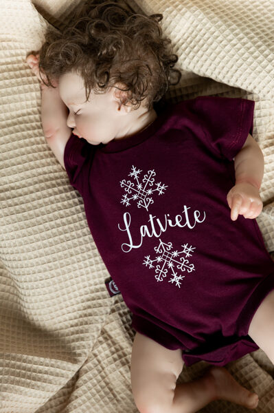 Bodijs LATVIETE AR AUSTRAS KOKIEM īsroku bordo