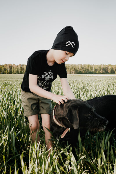 PLĀNĀ cepure MELNA ar jumi